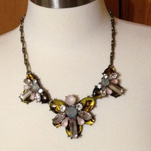 BAUBLE BAR - Bliss Bib Necklace - EUC